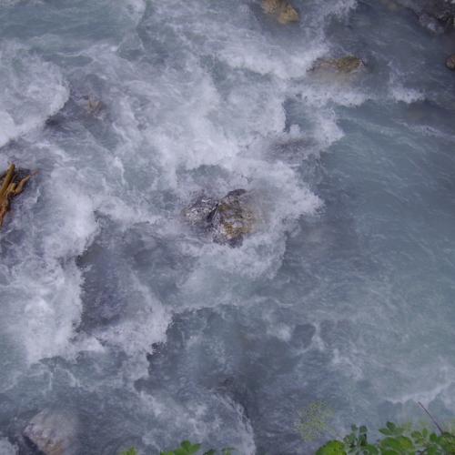 Bild zeigt einen Fluss